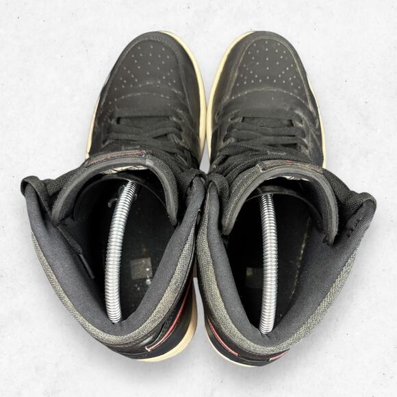 Air Jordan 1 Retro High Rare Air Black Red 332550-012 Men 11.5 Velcro Patches